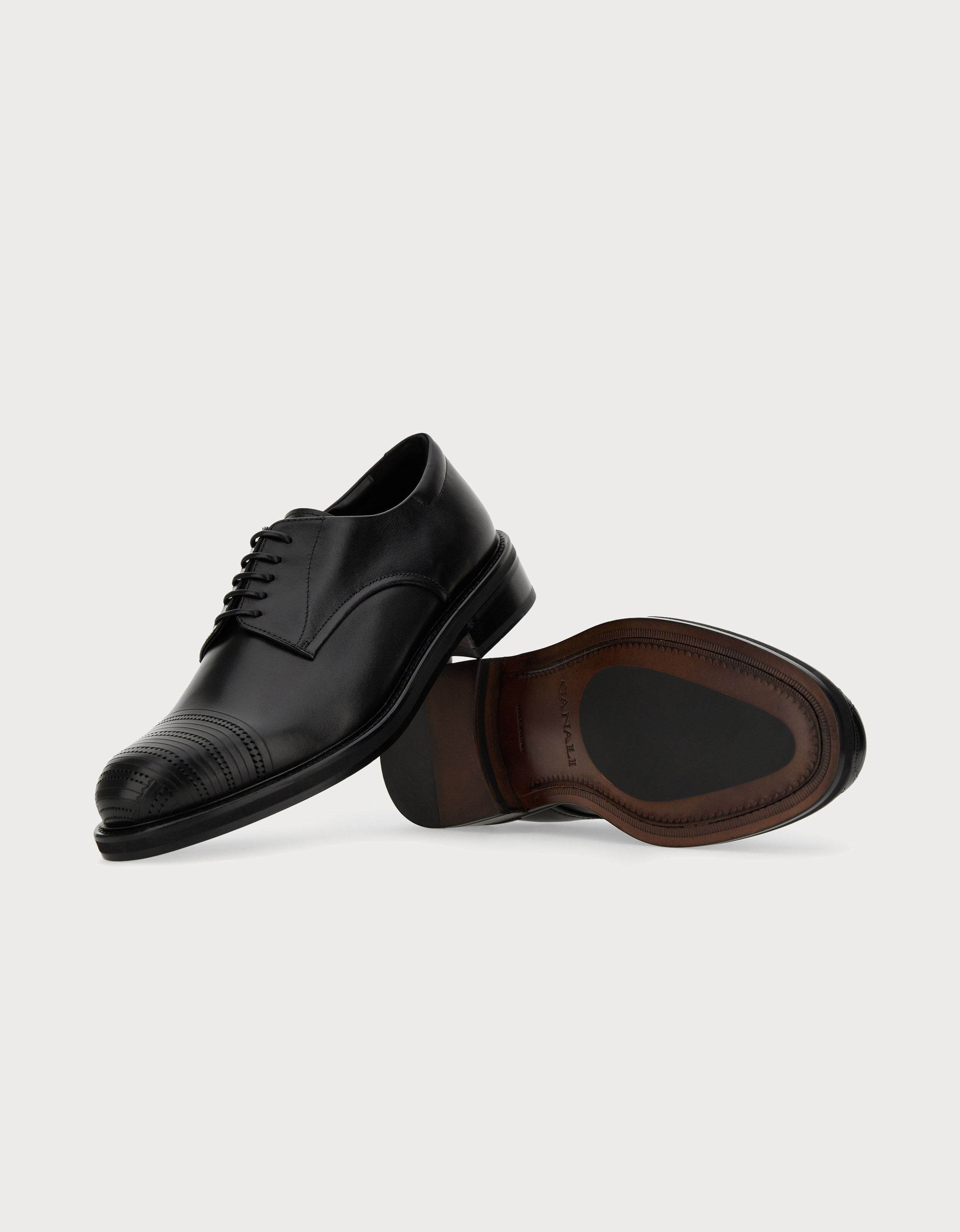 Derby with laser-tipped toe in black distressed calfskin - Canali US