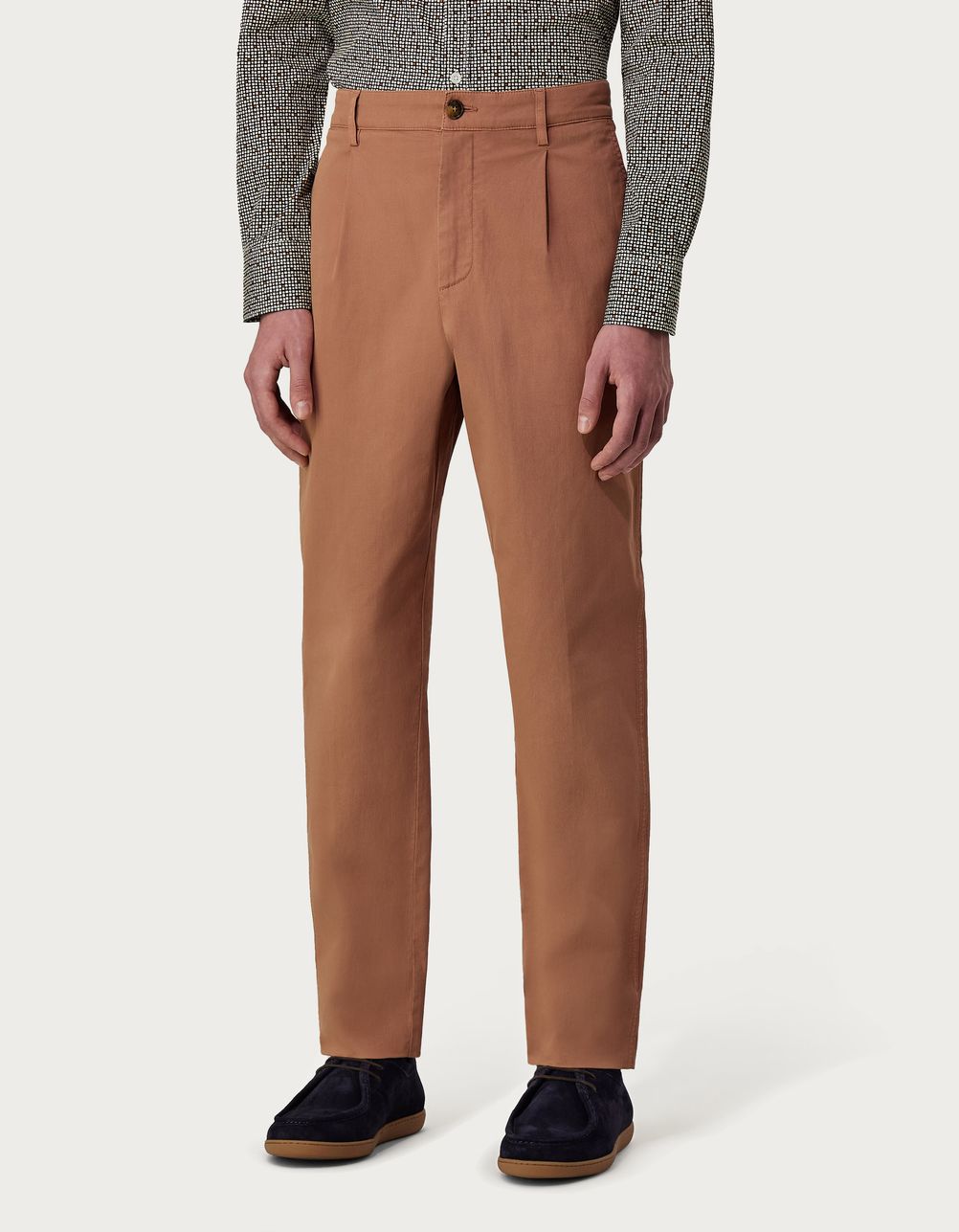 Relxaed-fit chinos in cinnamon garment-dyed cotton grosgrain