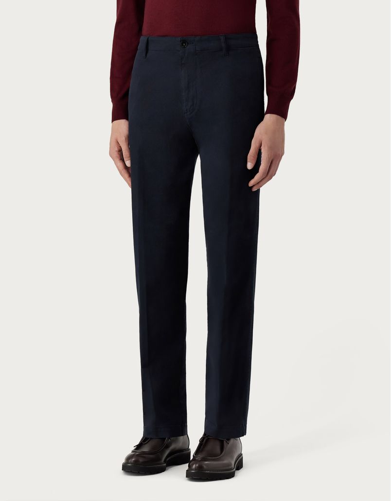 Relaxed fit chinos in garment-dyed blue-black cotton twill